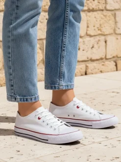 Aurelia Bianca – Klasyczne białe trampki damskie na płaskiej podeszwie