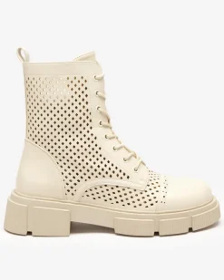 Ażurowe beżowe damskie botki na płaskim obcasie Rolika - Obuwie