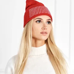 Bordowa damska czapka z perełkami - Akcesoria