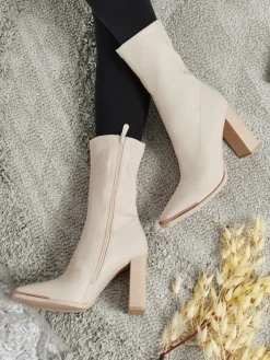 Botki damskie eko skórzane na słupku Morvella