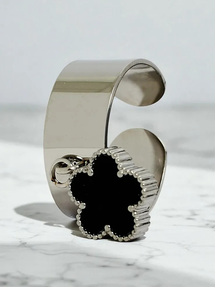 Bransoletka obręcz Dolce Vita z ozdobnymi charmsami