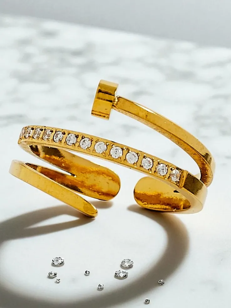 Bransoletka obręcz Dolce Vita z ozdobnymi charmsami