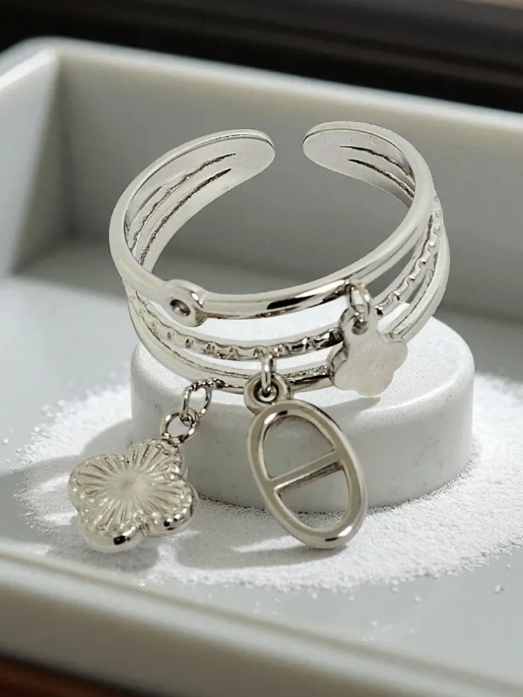 Bransoletka obręcz Dolce Vita z ozdobnymi charmsami