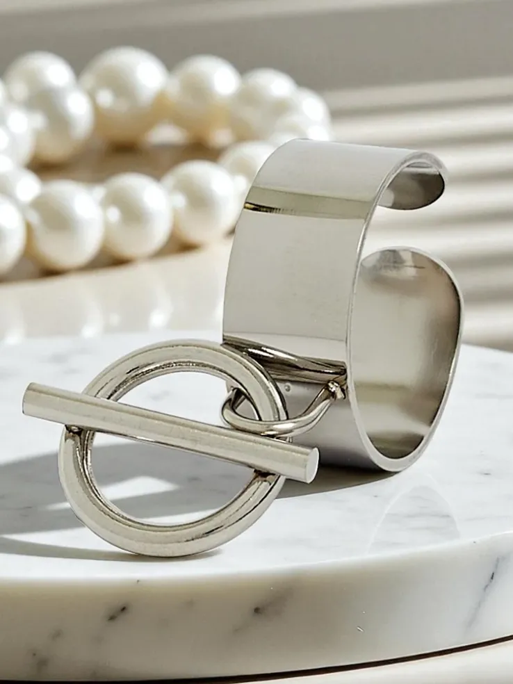 Bransoletka obręcz Dolce Vita z ozdobnymi charmsami