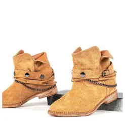 Brązowe botki a'la kowbojki na krytym koturnie Salem - Obuwie