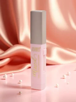 Błyszczący cień do powiek w sztyfcie Power of Imagination