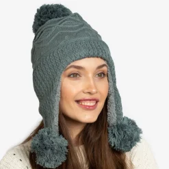 Ciemnoszara damska ocieplana czapka z pomponami - Akcesoria