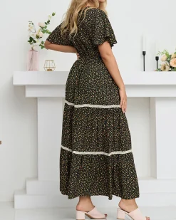 Czarna rozkloszowana damska sukienka maxi w kwiaty - Odzież