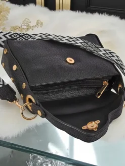 Czarna torebka damska Livia ze skóry ekologicznej z ozdobą w stylu Art Deco