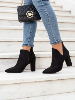 Czarne damskie botki na słupku z wycięciem Alania - Obuwie