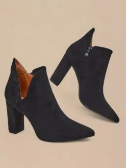 Czarne damskie botki na słupku z wycięciem Alania - Obuwie