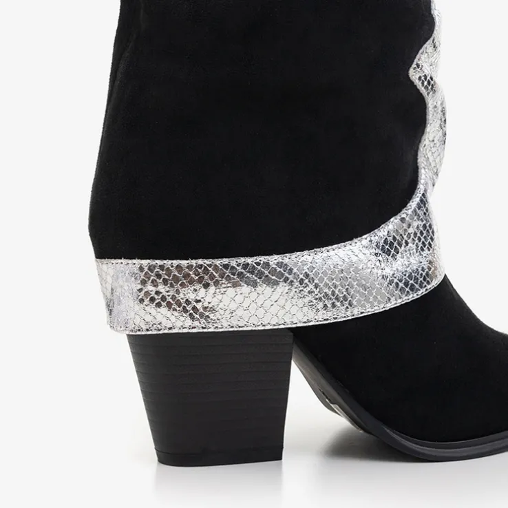 Czarne kozaki z ozdobną wywijaną cholewką Acilip - Obuwie