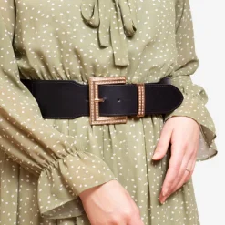 Czarny damski szeroki pasek z dużą złotą klamrą z cyrkoniami - Akcesoria