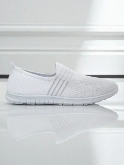 Damskie białe slip-ony Tkanina Callisto – lekkie buty na wiosnę i lato