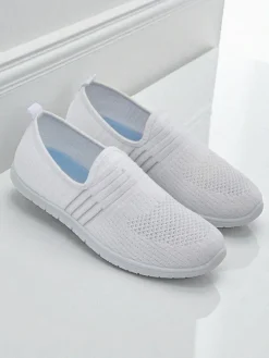 Damskie białe slip-ony Tkanina Callisto – lekkie buty na wiosnę i lato