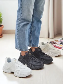 Damskie białe sneakersy Arete z eko skóry, płaski obcas, wiosenna kolekcja