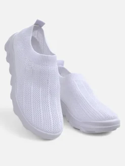 Damskie białe tenisówki Astrea z przewiewnej tkaniny na płaskiej podeszwie