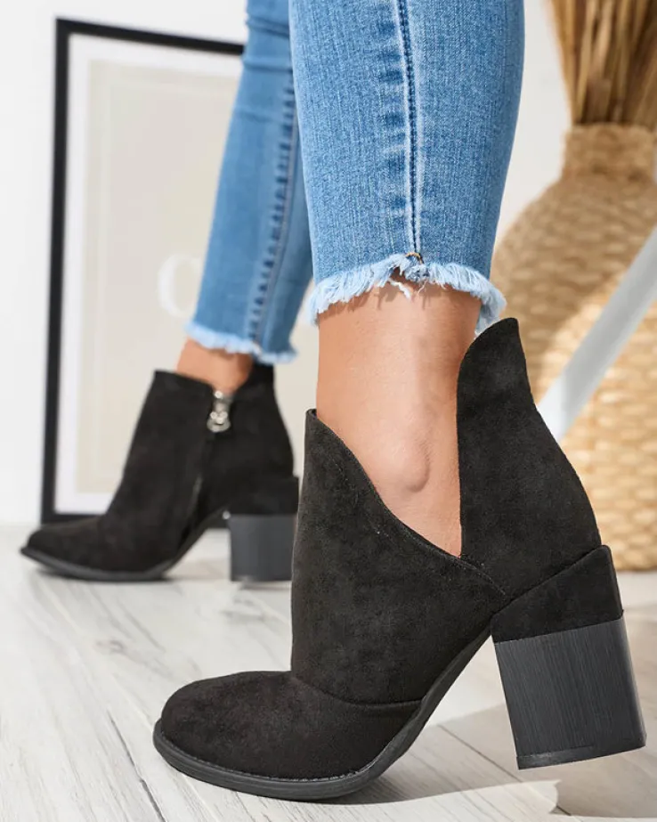 Damskie botki na słupku z wycięciami w kolorze czarnym Encura- Obuwie