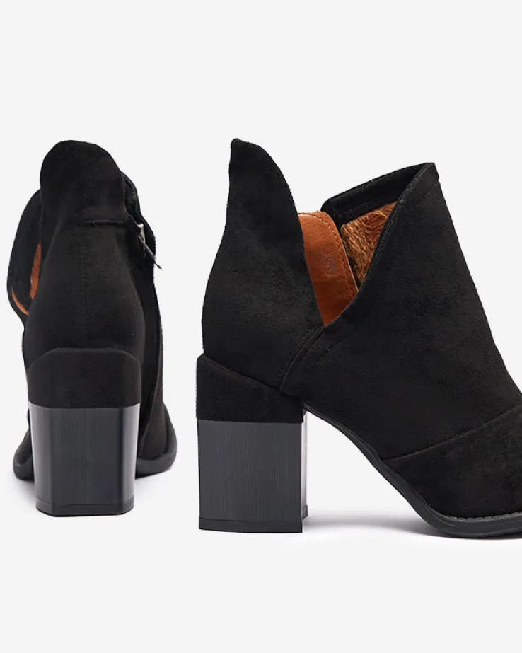 Damskie botki na słupku z wycięciami w kolorze czarnym Encura- Obuwie