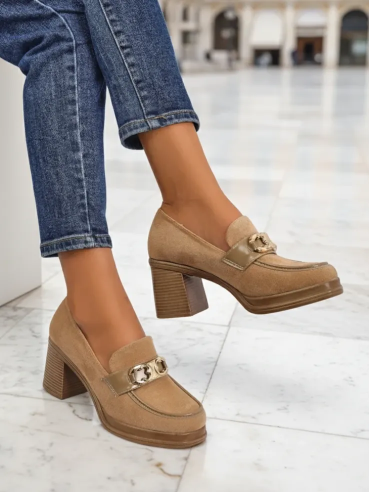 Damskie Loafers Perseida – jasnobrązowe zamszowe na słupku eleganckie