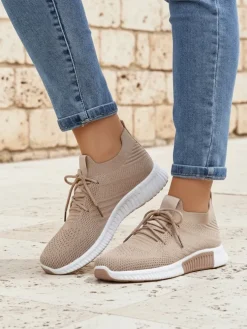 Damskie sneakersy Aristea jasny brązowy płaski obcas tkanina 3 cm