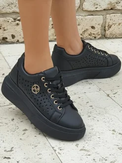 Damskie sneakersy Kalista Nero – czarne platformy z eko-skóry, wiosenna kolekcja