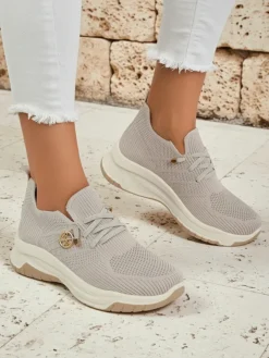 Damskie sneakersy Royalfashion Selene – wygodne białe buty na płaskiej podeszwie