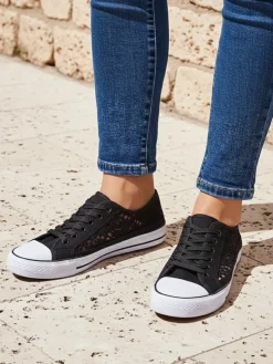 Damskie trampki Calista Nero z koronką, oddychające – kolekcja Lato/Wiosna