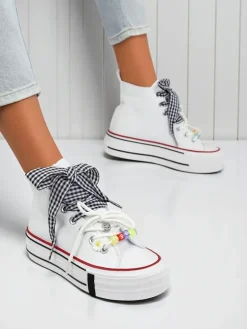 Damskie trampki Callista Bianca – biały modny flat z ozdobnymi koralikami