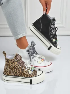 Damskie trampki Callisto Czarne platformy z tkaniny z akcentami retro