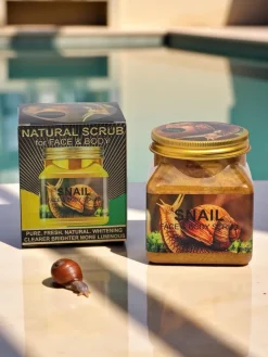 Drobnoziarnisty peeling do twarzy i ciała SNAIL FACE & BODY SCRUB