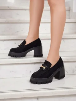 Eleganckie Sandały Vulcano w Kolorze Czarnego Zamszu