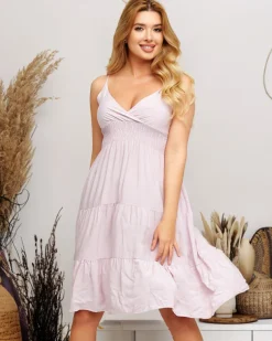 Fioletowa damska delikatna sukienka przed kolano - Odzież