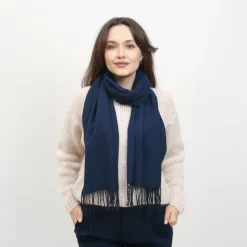 Klasyczny damski granatowy szalik - Akcesoria
