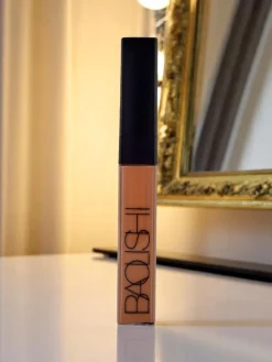 Korektor do twarzy w odcieniu Honey