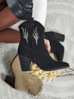 Kowbojki damskie na obcasie z ozdobnymi wstawkami Cendria