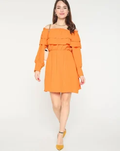 Krótka pomarańczowa damska sukienka z falbanami- Odzież