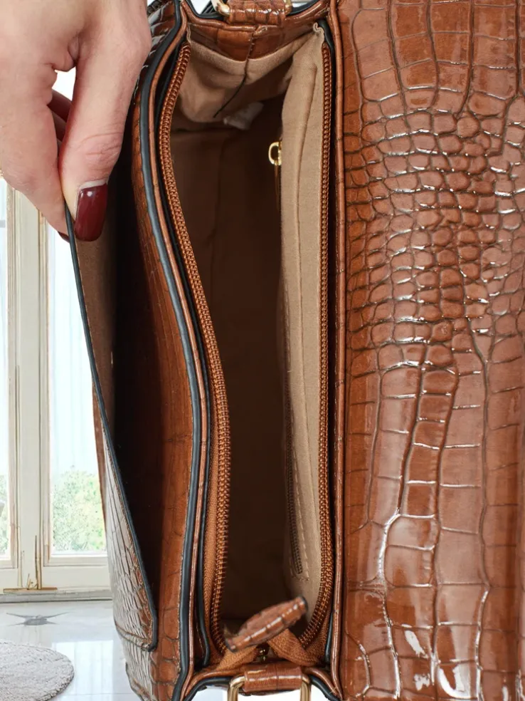 Lakierowana mała damska torebka z eko skóry Lunisse