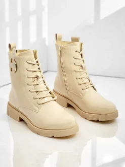 Lakierowane sznurowane botki damskie Kalen