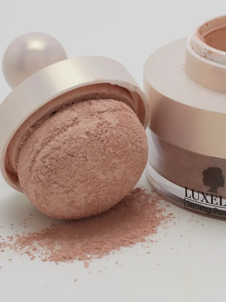 Luxelux Puder sypki z gąbeczką do twarzy 03 13,5 g