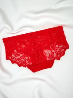 Majtki damskie typu figi z koronką