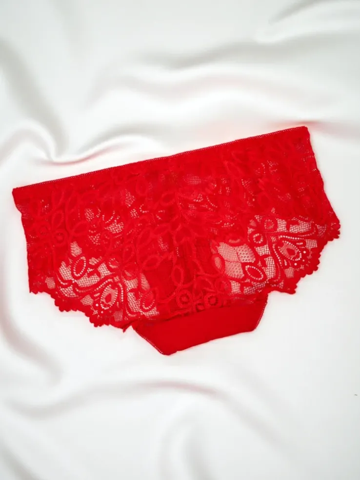 Majtki damskie typu figi z koronką