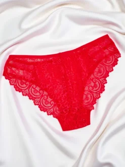 Majtki damskie typu figi z koronką i paseczkami