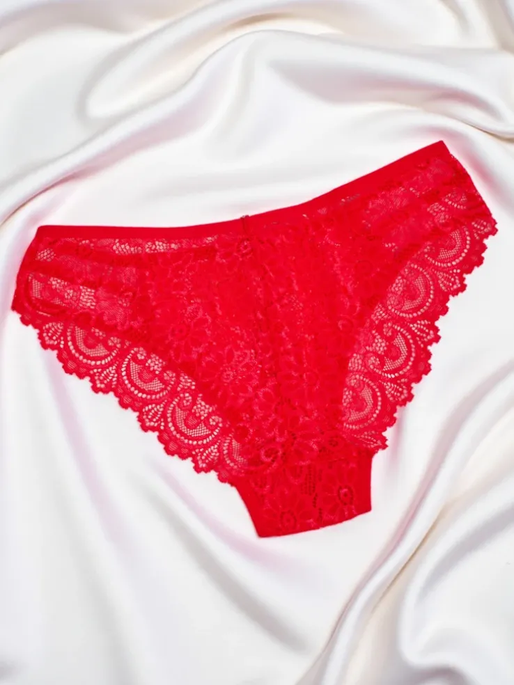 Majtki damskie typu figi z koronką i paseczkami