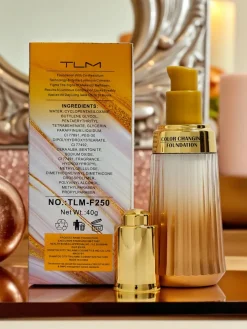 Matujący podkład do twarzy z kolagenem Sand Nude