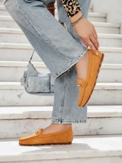 Mokasyny Damskie Camel Aurelia Zamszowe z Ozdoba - Komfort i Styl na Plaskim Obcasie