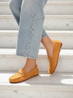 Mokasyny Damskie Camel Aurelia Zamszowe z Ozdoba - Komfort i Styl na Plaskim Obcasie