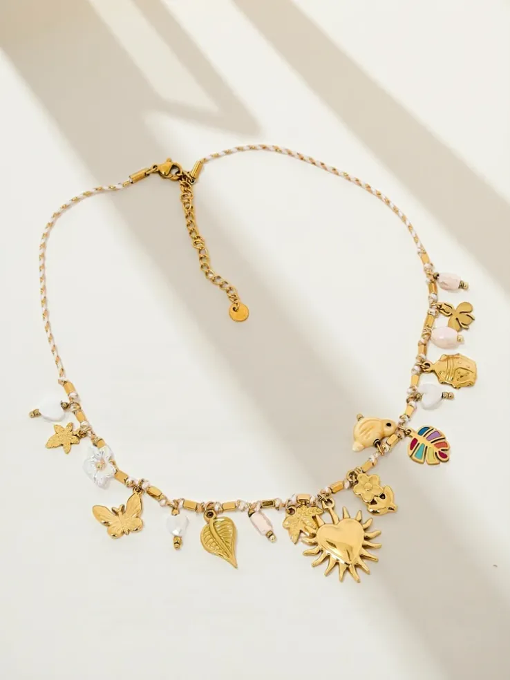 Naszyjnik Aurelia Charis ze złotymi zawieszkami w stylu boho