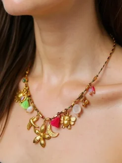 Naszyjnik Aurora Floralis - Złote Charmsy i Perły Eleganza