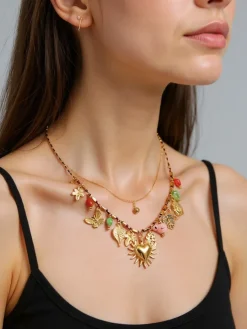 Naszyjnik pozłacany Calista Charmella z zawieszkami z żywicy